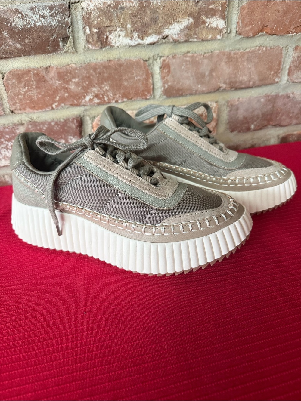 Dolce Vita Dolen Sneaker 5.5 NWOB